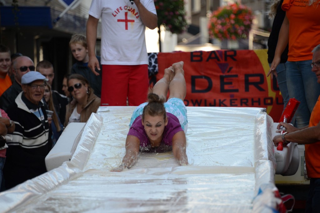 ../Images/Donderdag kermis 094.jpg